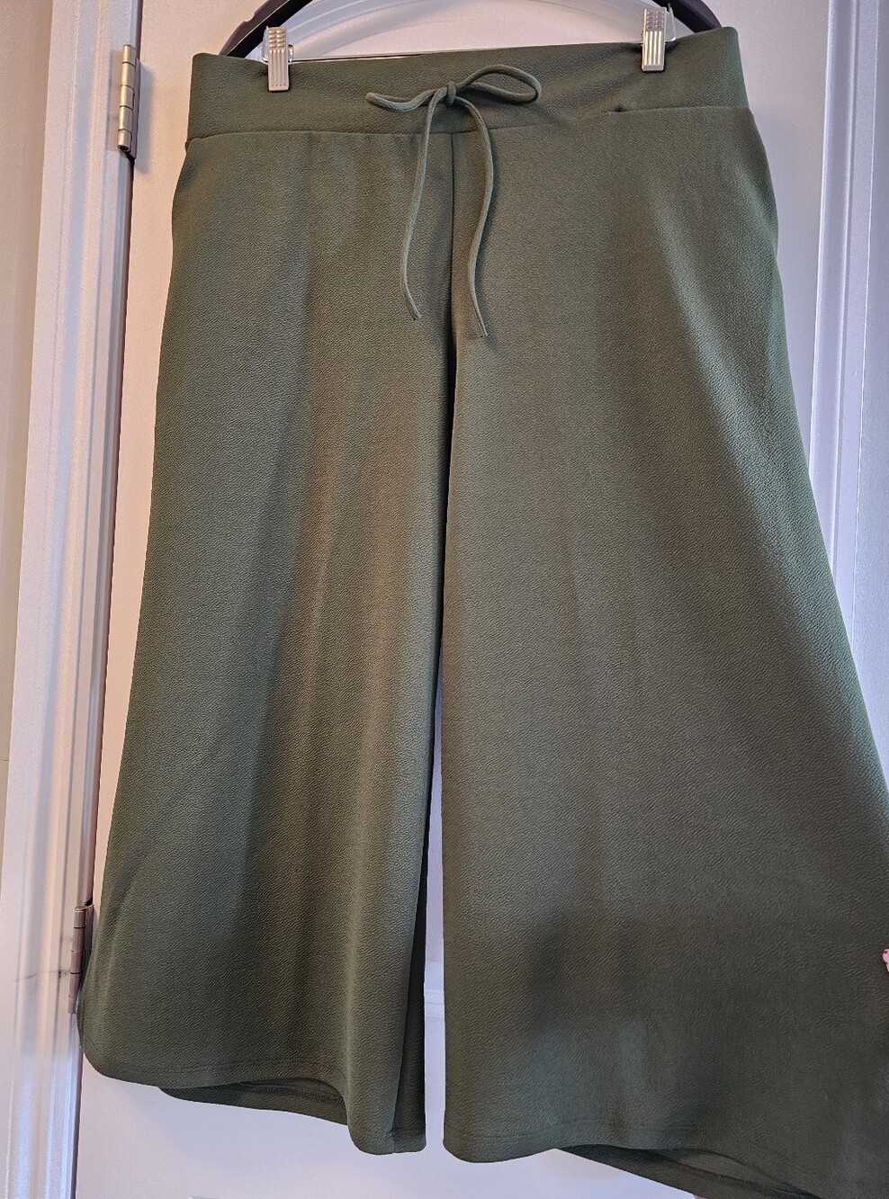 Nema Avenue NWOT Olive Green Wide-Leg Culotte Cropped Pant 2X